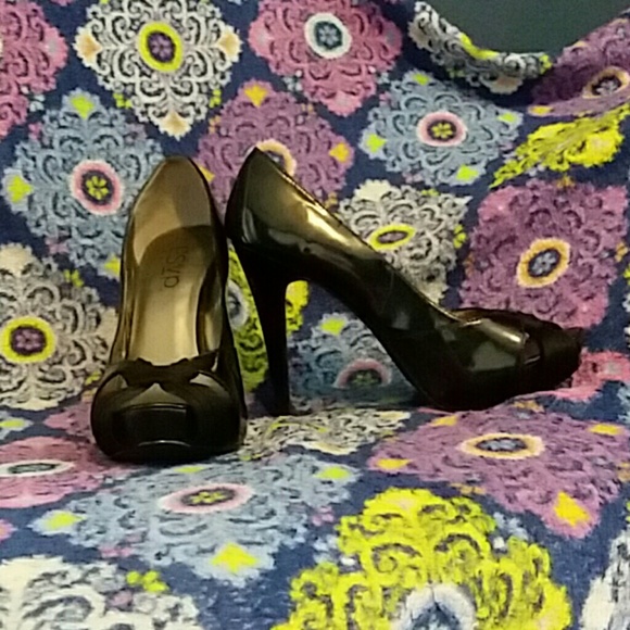 Black platform pumps - Picture 1 of 4